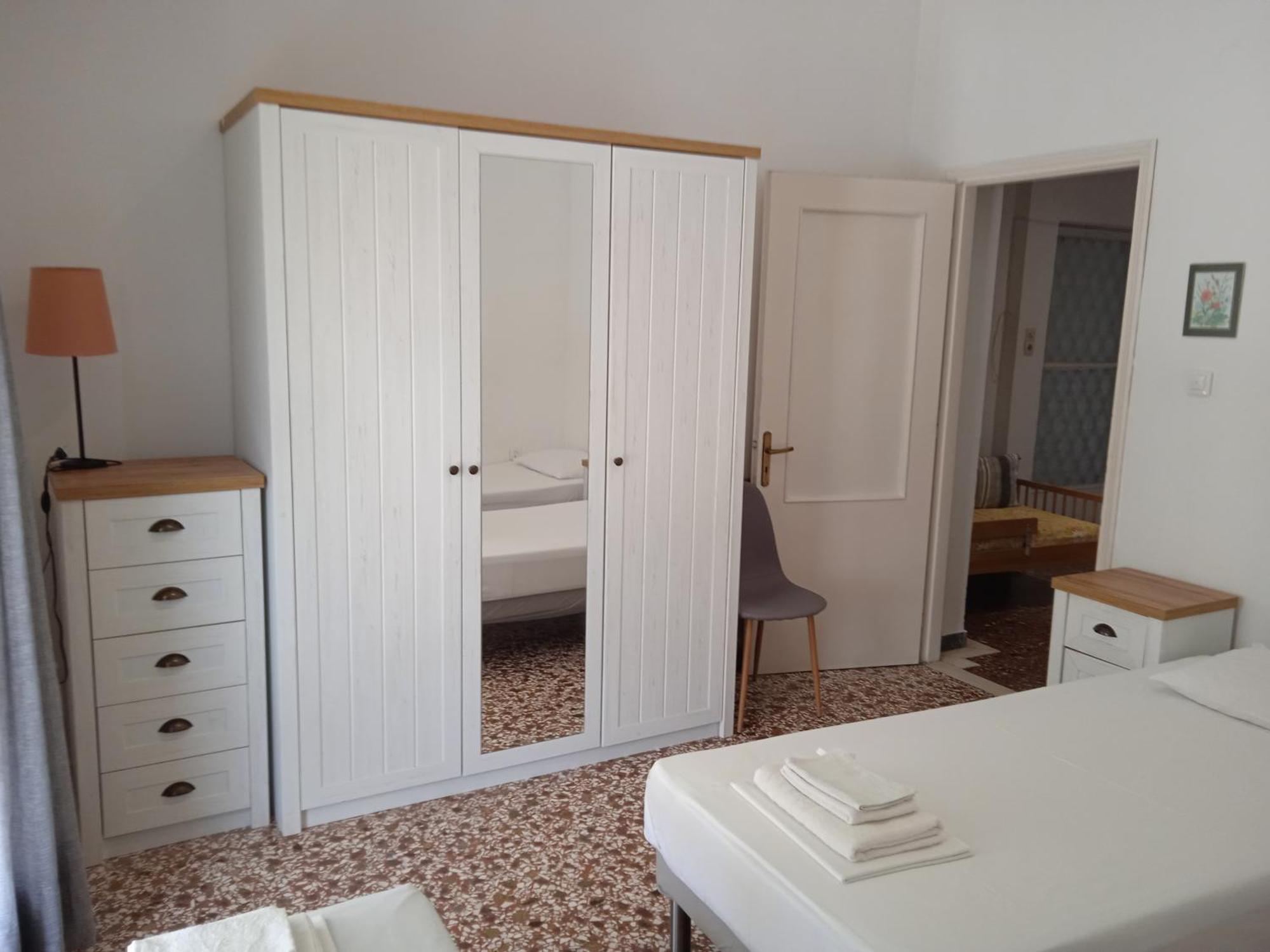 Elina'S Room Poros Town Exterior photo